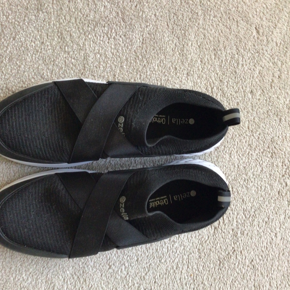 Women’s zella slip on athletic shoes